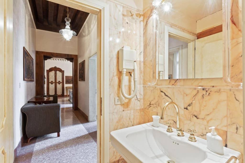 Doge Palace Luxury Apartment - Cannaregio Venecia Exterior foto